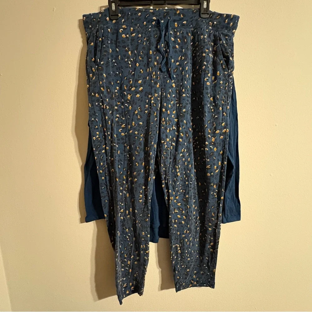 LOFT Animal Print 2 piece Lounge Set - Picture 3 of 7